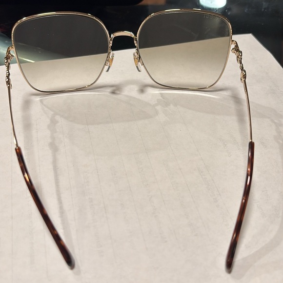 Gucci GG008792 002 Gold Square Frame Brown Lens Sunglasses for Women  BNIB - Picture 7 of 14